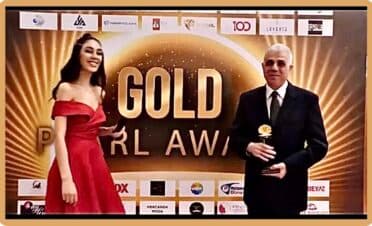 Gold Pearl Awards Altın İnci Ödül Töreni'nde Matematik Dünyası Yönetim Kurulu Başkanı Muammer Karaarslan ödülüyle